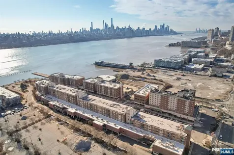 110 City Place Edgewater NJ 07020