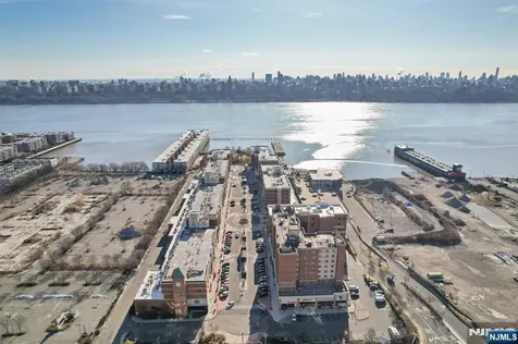 110 City Place Edgewater NJ 07020