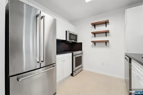 110 City Place Edgewater NJ 07020