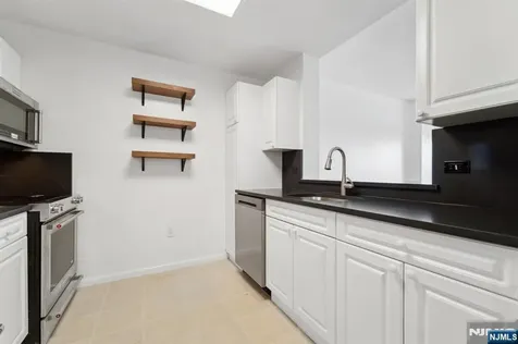 110 City Place Edgewater NJ 07020