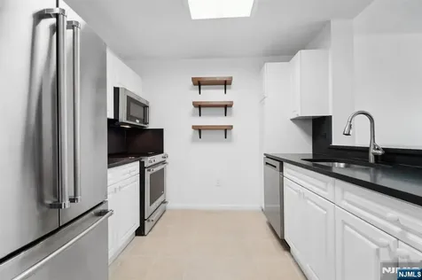 110 City Place Edgewater NJ 07020