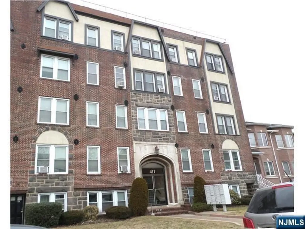 411 Highland Avenue Palisades Park NJ 07650