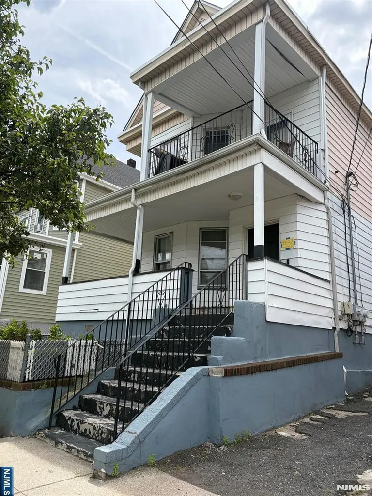 157 Hamilton Avenue Passaic NJ 07055