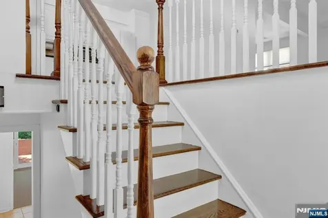 27 Shady Terrace Wayne NJ 07470