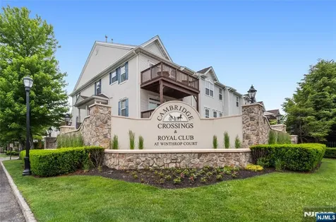 28 Devonshire Drive Clifton NJ 07013