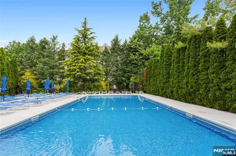 28 Devonshire Drive Clifton NJ 07013