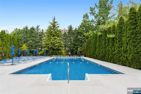 28 Devonshire Drive Clifton NJ 07013