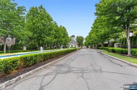 28 Devonshire Drive Clifton NJ 07013
