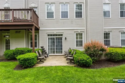 28 Devonshire Drive Clifton NJ 07013