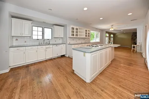 50 Midland Avenue Wyckoff NJ 07481