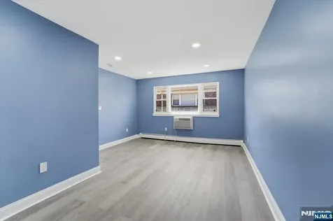 816 W Grand Street Elizabeth NJ 07202