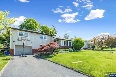 129 Palisade Avenue Cresskill NJ 07626