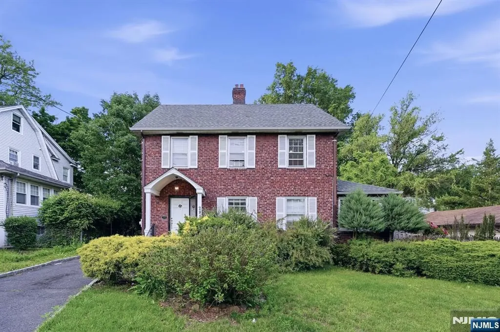 285 Hudson Avenue Englewood NJ 07631