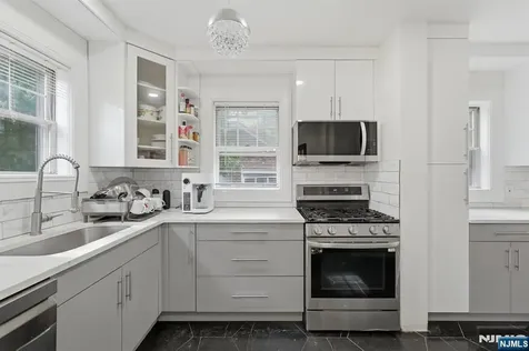 285 Hudson Avenue Englewood NJ 07631