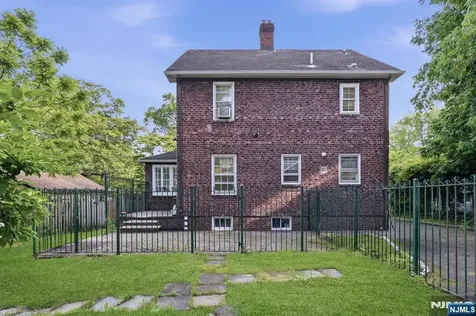 285 Hudson Avenue Englewood NJ 07631