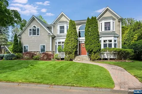 111 Magnolia Avenue Cresskill NJ 07626