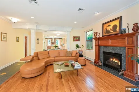 111 Magnolia Avenue Cresskill NJ 07626