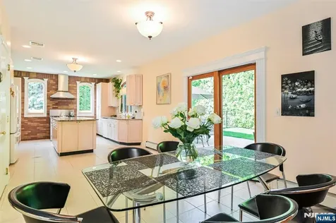 111 Magnolia Avenue Cresskill NJ 07626