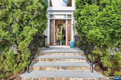 111 Magnolia Avenue Cresskill NJ 07626