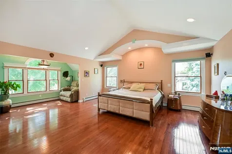 111 Magnolia Avenue Cresskill NJ 07626