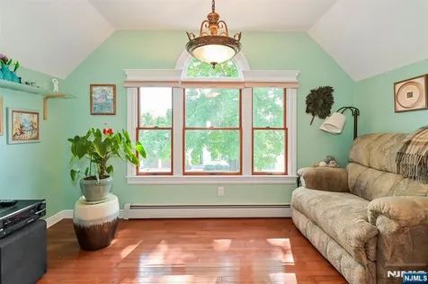 111 Magnolia Avenue Cresskill NJ 07626