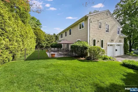111 Magnolia Avenue Cresskill NJ 07626