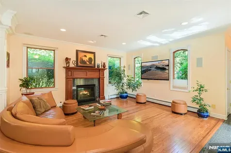 111 Magnolia Avenue Cresskill NJ 07626