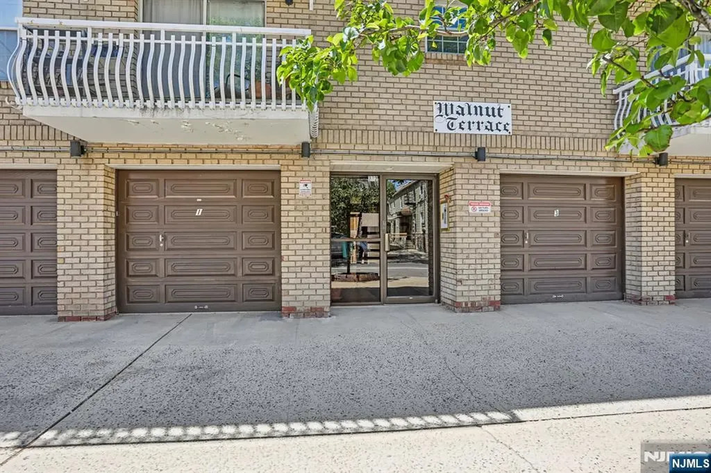 272-276 Walnut Newark NJ 07105