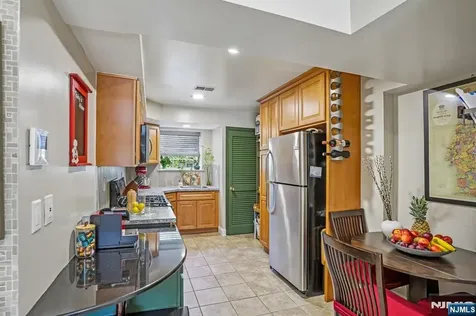 272-276 Walnut Newark NJ 07105