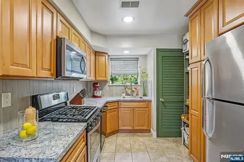 272-276 Walnut Newark NJ 07105