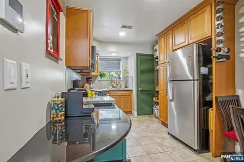 272-276 Walnut Newark NJ 07105