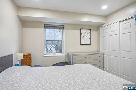 272-276 Walnut Newark NJ 07105