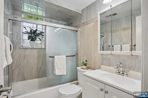 272-276 Walnut Newark NJ 07105