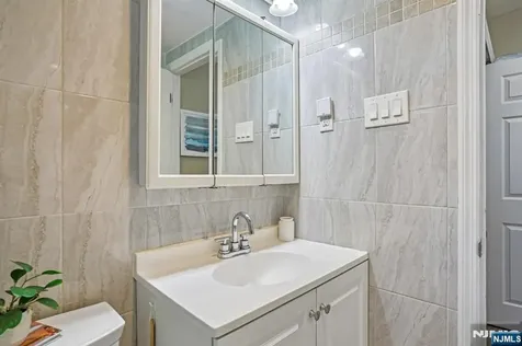 272-276 Walnut Newark NJ 07105