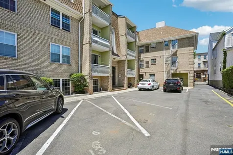 272-276 Walnut Newark NJ 07105