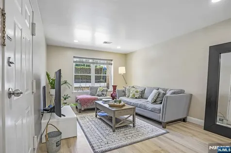 272-276 Walnut Newark NJ 07105