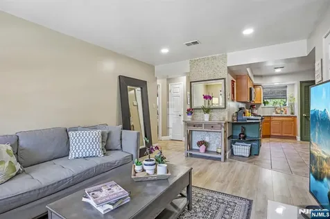 272-276 Walnut Newark NJ 07105