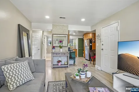 272-276 Walnut Newark NJ 07105