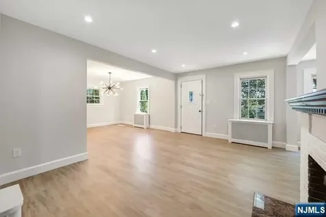 167 8th Street Cresskill NJ 07626