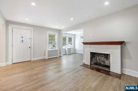 167 8th Street Cresskill NJ 07626