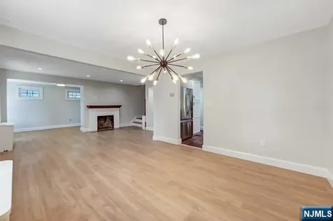 167 8th Street Cresskill NJ 07626