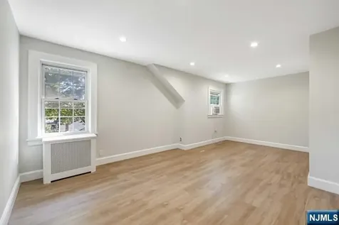 167 8th Street Cresskill NJ 07626