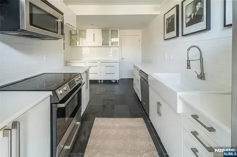 130 Kensington Drive Fort Lee NJ 07024