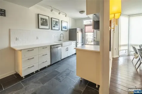 130 Kensington Drive Fort Lee NJ 07024