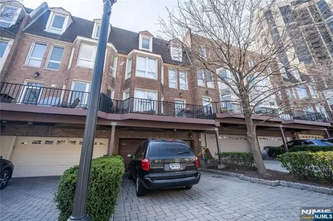 130 Kensington Drive Fort Lee NJ 07024