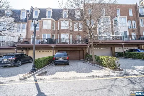 130 Kensington Drive Fort Lee NJ 07024