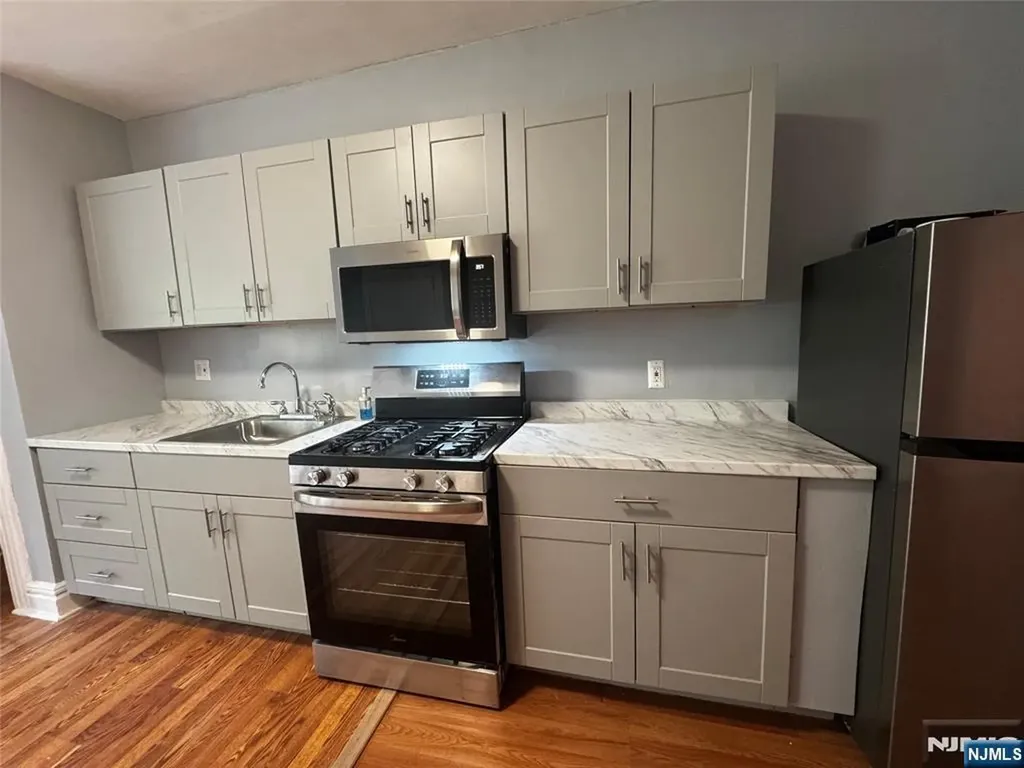 830 S 16th Street Newark NJ 07108