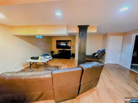 33 Kopak Way Spotswood NJ 08884