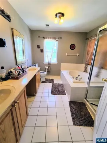 33 Kopak Way Spotswood NJ 08884