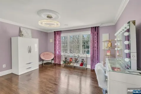 31 Burning Hollow Road Saddle River NJ 07458